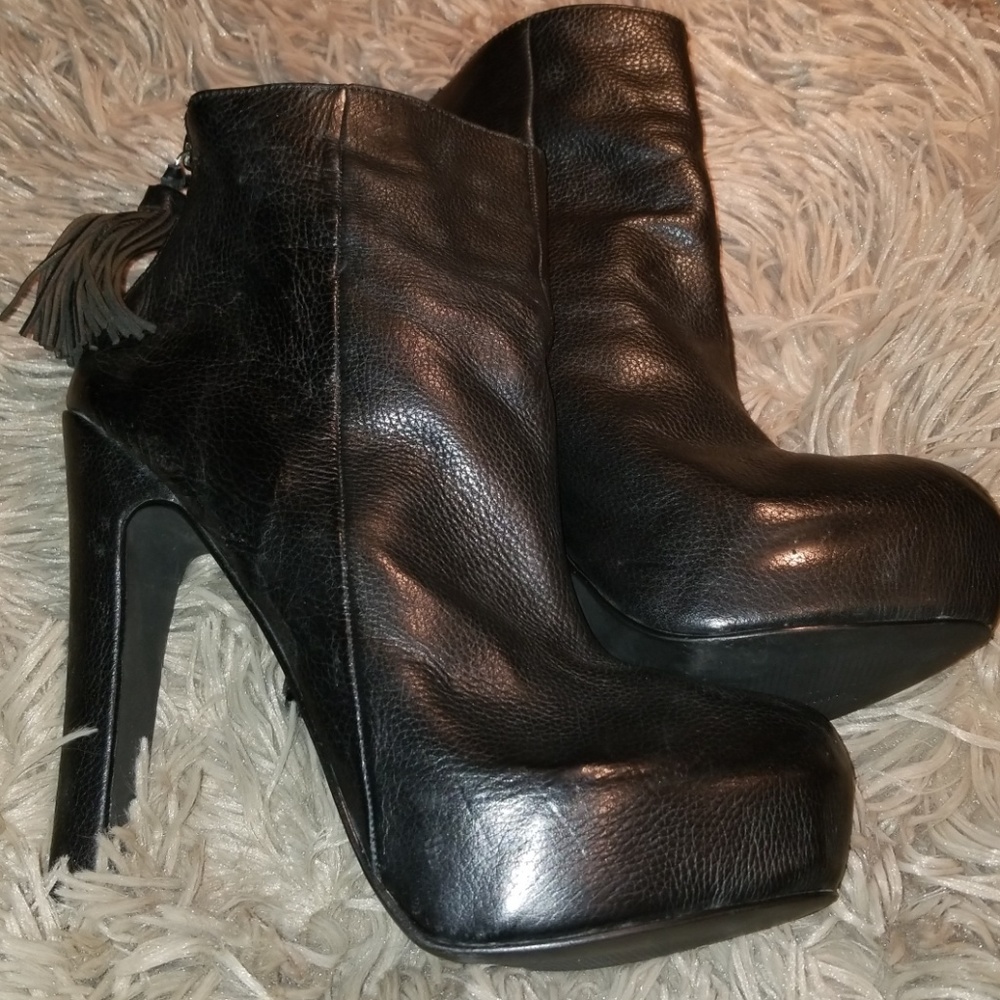 Steve madden platform bootie